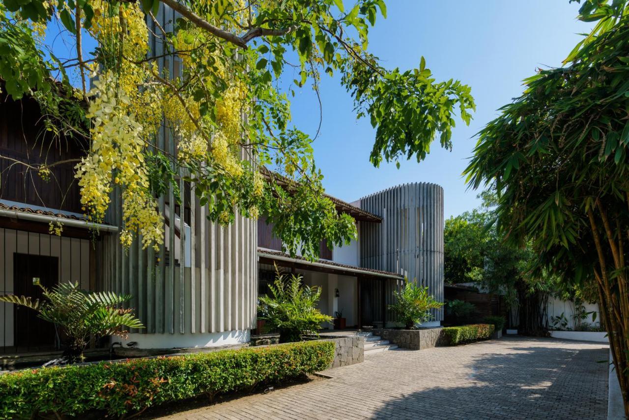 Hotel Lantern Boutique By Reveal