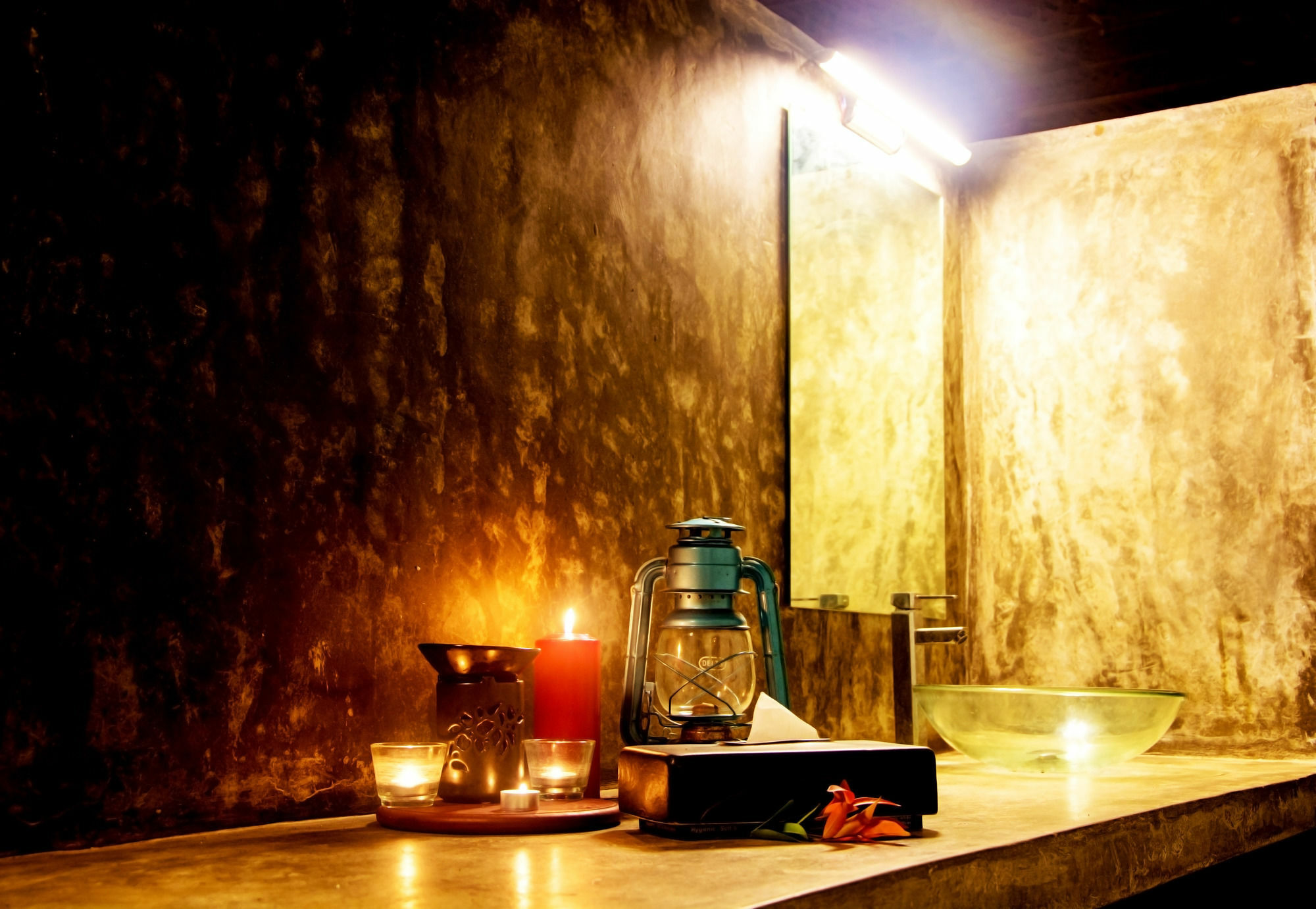 Hotel Lantern Boutique By Reveal